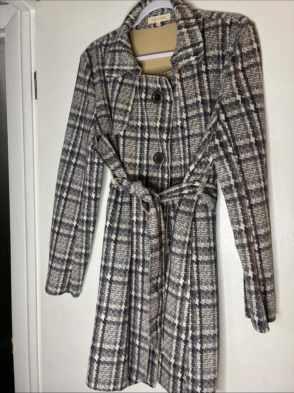 Solitaire XL  Plaid Belted Coat - Gray/Cream Gorgeous , So Soft ,Great Condition